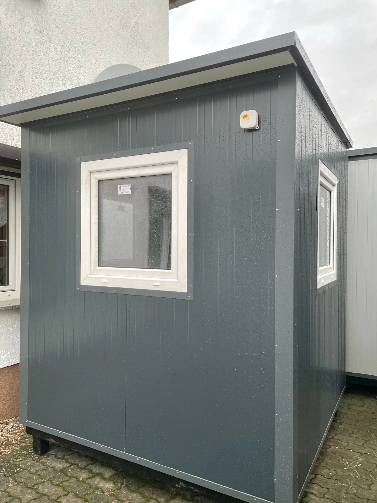 CABINA DA UFFICIO PROTEZIONE DI GUARDIA / SERVIZIO